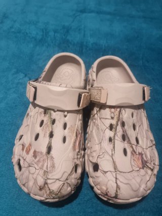 Zuecos tipo crocs Camuflaje