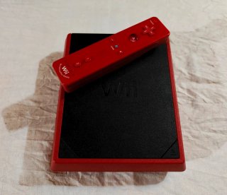 Nintendo Wii Mini Rossa + Controller Rosso