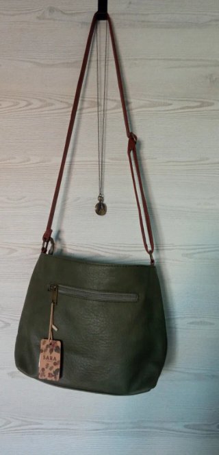 Nuevo ‼️ Bolso Verde Tachuelas Mujer