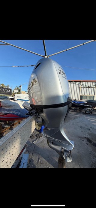 Motor fueraborda Honda 250