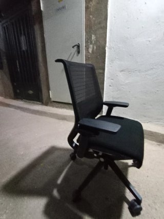 Silla de oficina Steelcase Think apoyabrazos 4D