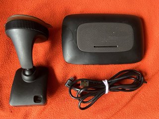 GPS TomTom 5100 con soporte y cable