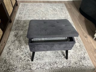 Puff de terciopelo gris