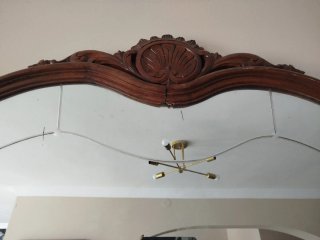 Espejo antiguo de madera.