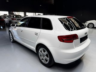 AUDI A3 Sportback 1.6 TDI 105 Stronic Attraction