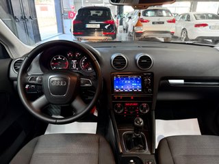 AUDI A3 Sportback 1.6 TDI 105 Stronic Attraction
