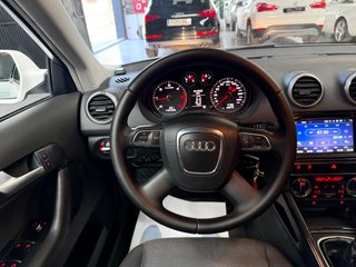AUDI A3 Sportback 1.6 TDI 105 Stronic Attraction