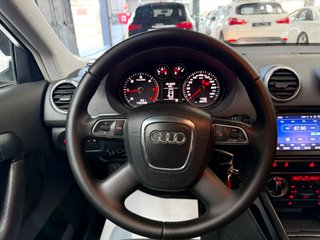 AUDI A3 Sportback 1.6 TDI 105 Stronic Attraction