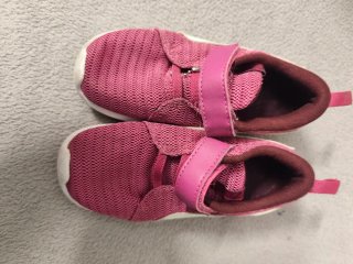 Zapatillas Puma niña rosa y blanco