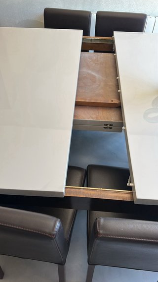 Mesa comedor cerezo lacada alto brillo