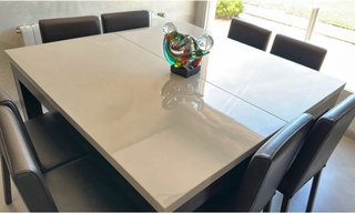 Mesa comedor cerezo lacada alto brillo