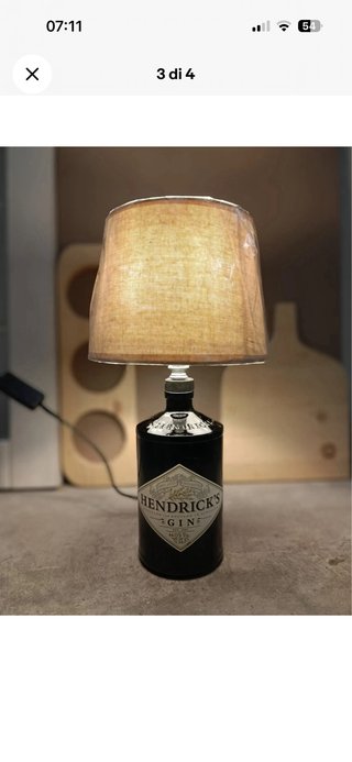 Lampada Hendrick's Gin in Vetro Nero