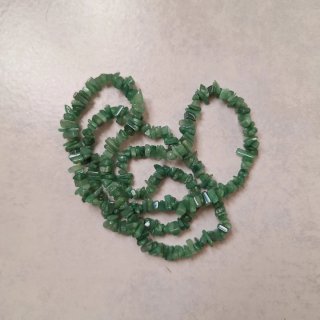 Collana con pietre verdi
