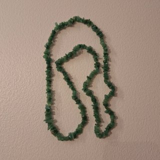 Collana con pietre verdi