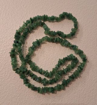 Collana con pietre verdi