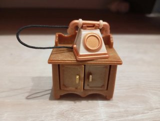 Mueble Sylvanian Families teléfono y mesita