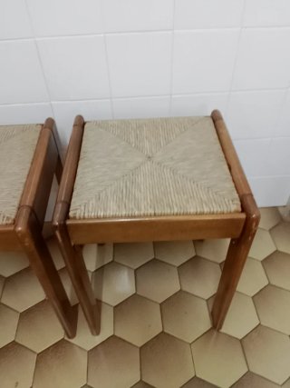 Taburetes de madera y anea (5 unidades)