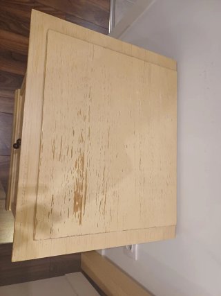 Conjunto mesita noche y sinfonier madera