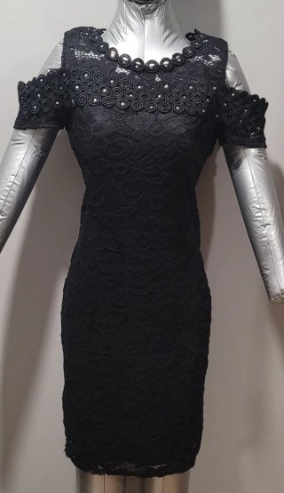 Vestido Negro Encaje y detalles
