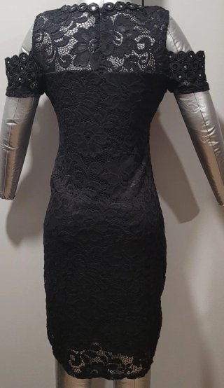 Vestido Negro Encaje y detalles