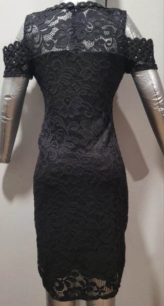 Vestido Negro Encaje y detalles
