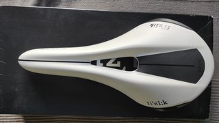 Sillín Fizik Aliante R3 Open Blanco