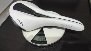 Sillín Fizik Aliante R3 Open Blanco