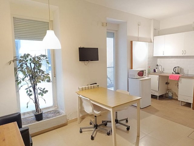 Estudio en alquiler en Cortes - Huertas en Madrid - Imagen 5