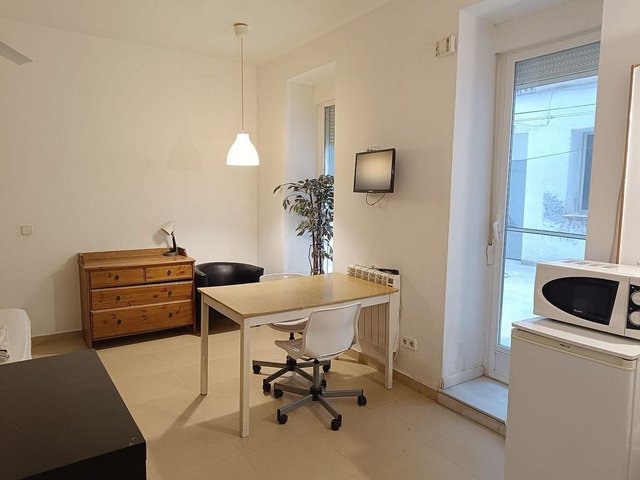 Estudio en alquiler en Cortes - Huertas en Madrid - Imagen 9