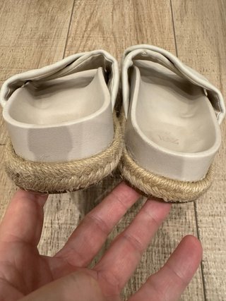 Sandalias piel y esparto