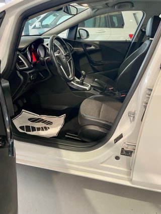 Opel Astra 2015