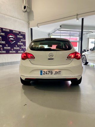Opel Astra 2015