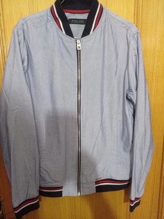 Chaqueta Zara Man azul con rayas