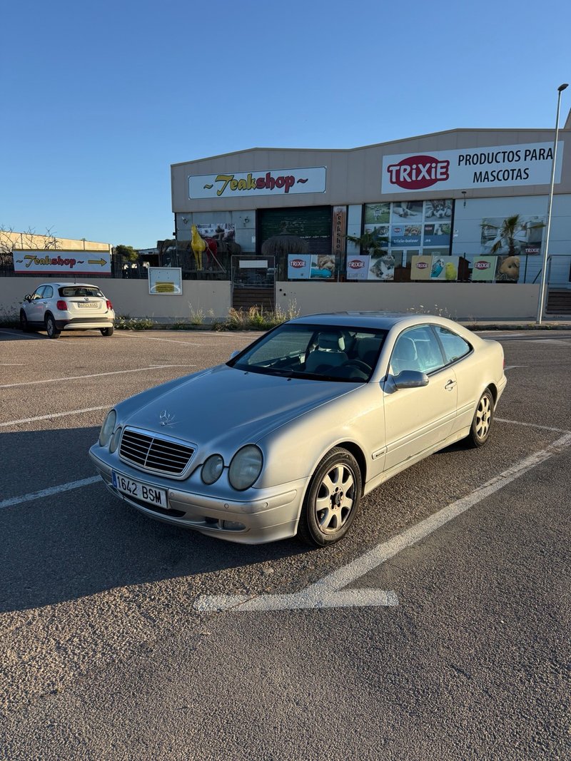 Mercedes-Benz  CLK 2002 - foto 1