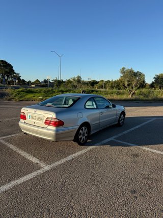 Mercedes-Benz  CLK 2002