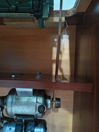 Máquina de coser refrey transforma con mueble