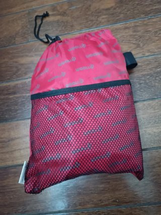 Almohada de viaje inflable roja