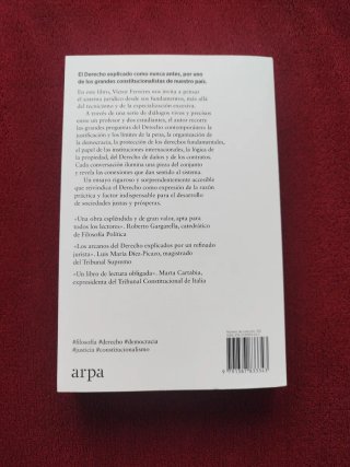 Elogio del Derecho
