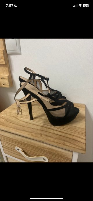 Sandalias de tacón negras con plataforma