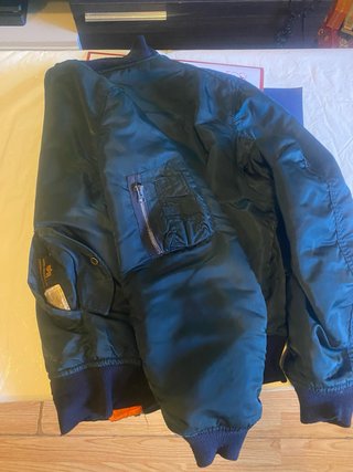 Chaqueta Bomber Alpha Industries Azul petroleo.