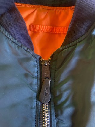 Chaqueta Bomber Alpha Industries Azul petroleo.