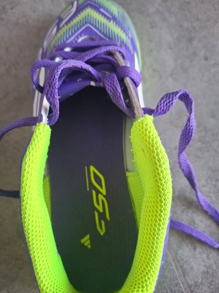Botas futbol Adidas, t. 33