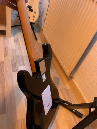 Guitarra Eléctrica Negra