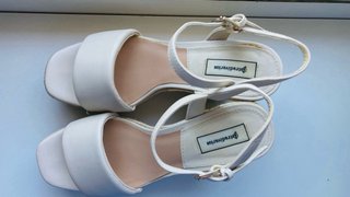 Sandalias cuña verano beige y blanco