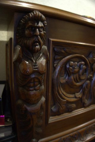 Arcón de madera maciza de nogal