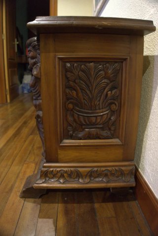 Arcón de madera maciza de nogal