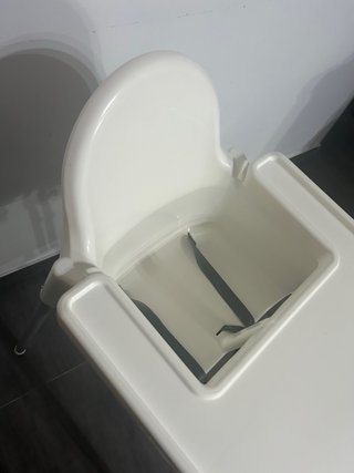 Trona IKEA con cojin a rayas. Recojida en jaen