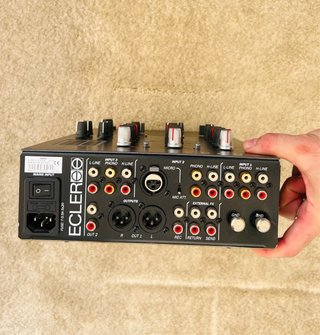 Mesa de mezclas Ecler NUO3