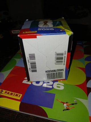 Panini Álbum Mundial FIFA 2026 Recojida en mano