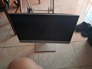 Pantalla HP Plata y Negra